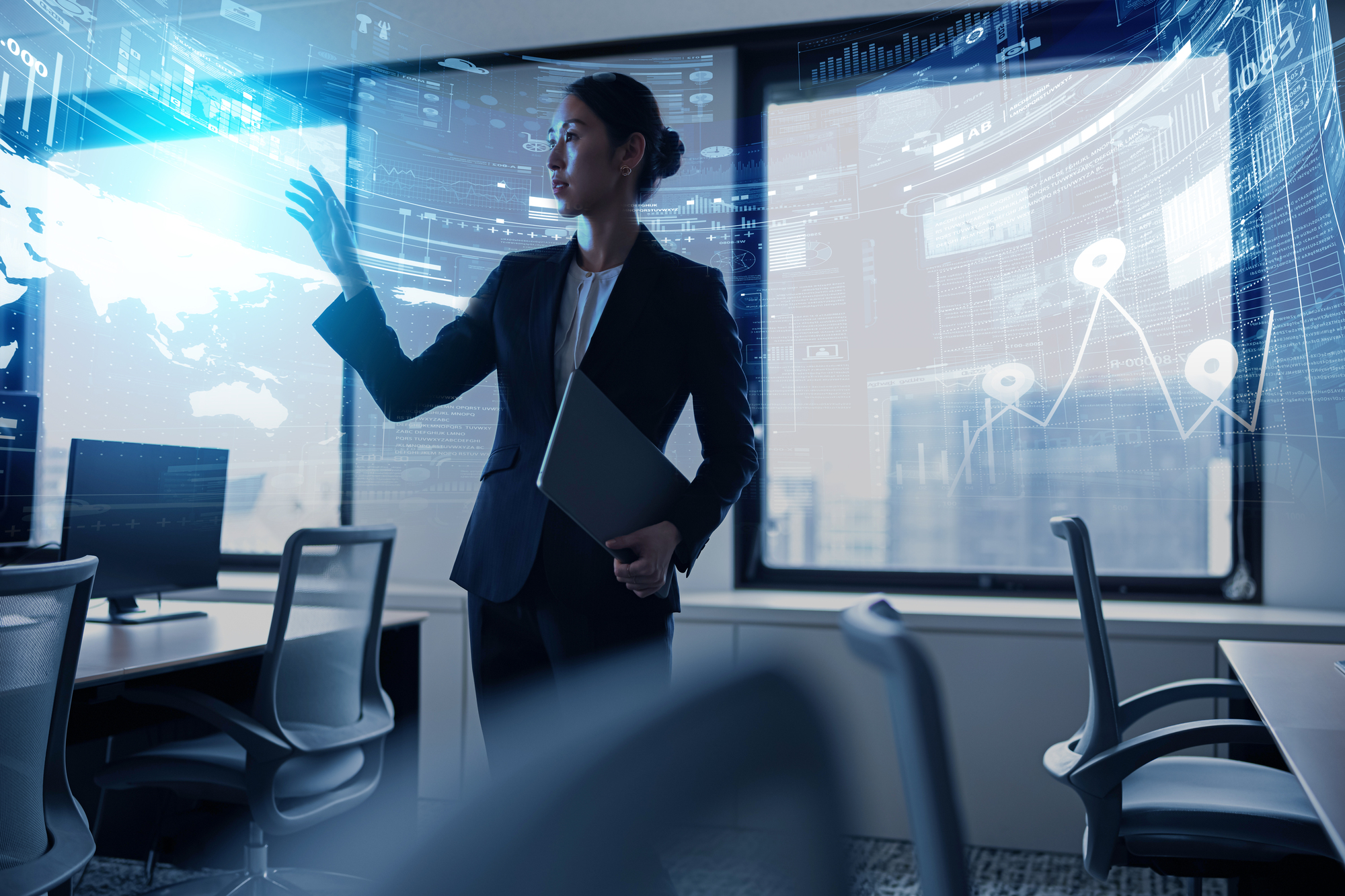 RAG（Retrieval Augmented Generation）とは？LLMとの違いや組み合わせるメリットを解説