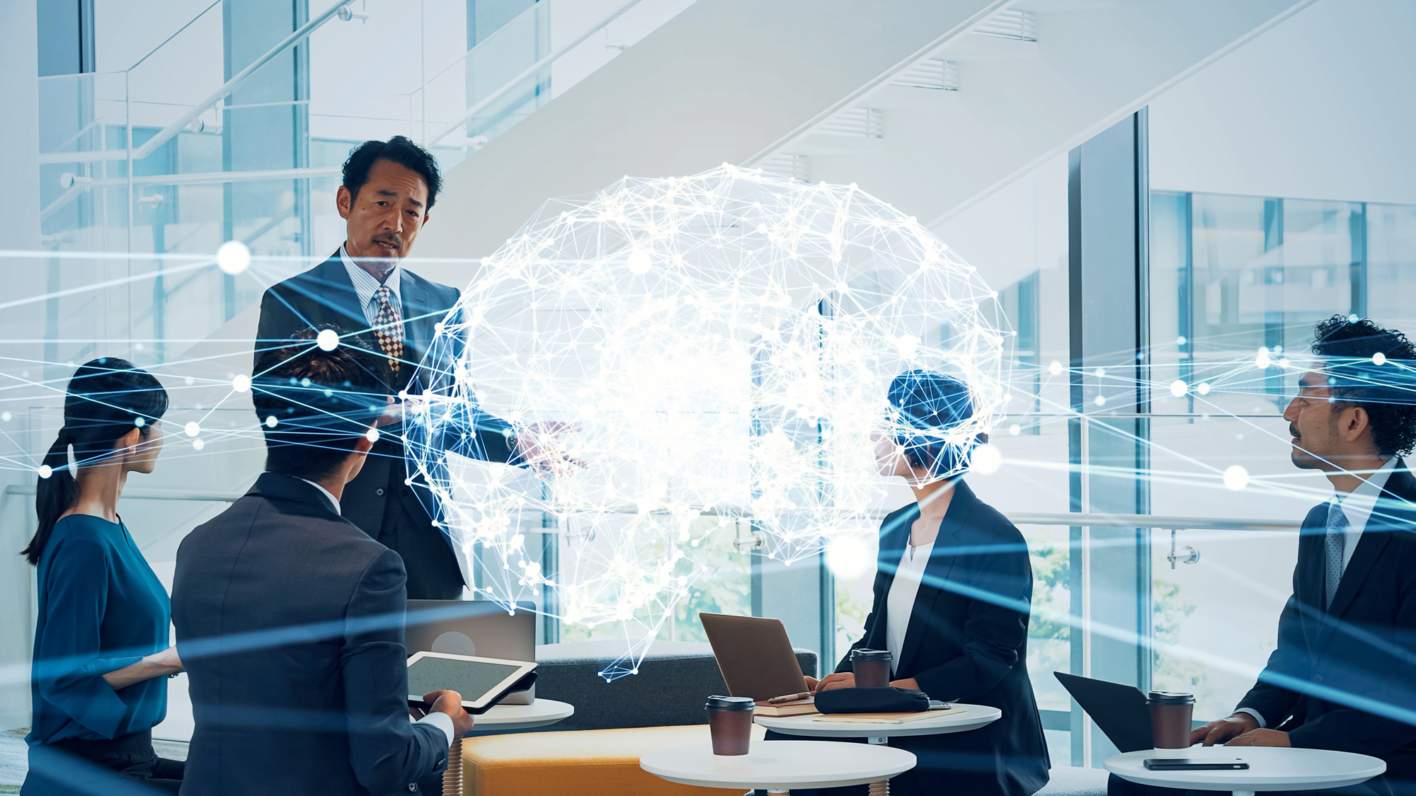 生成AIを活用した業務効率化とは？　メリットや活用事例、注意点を解説