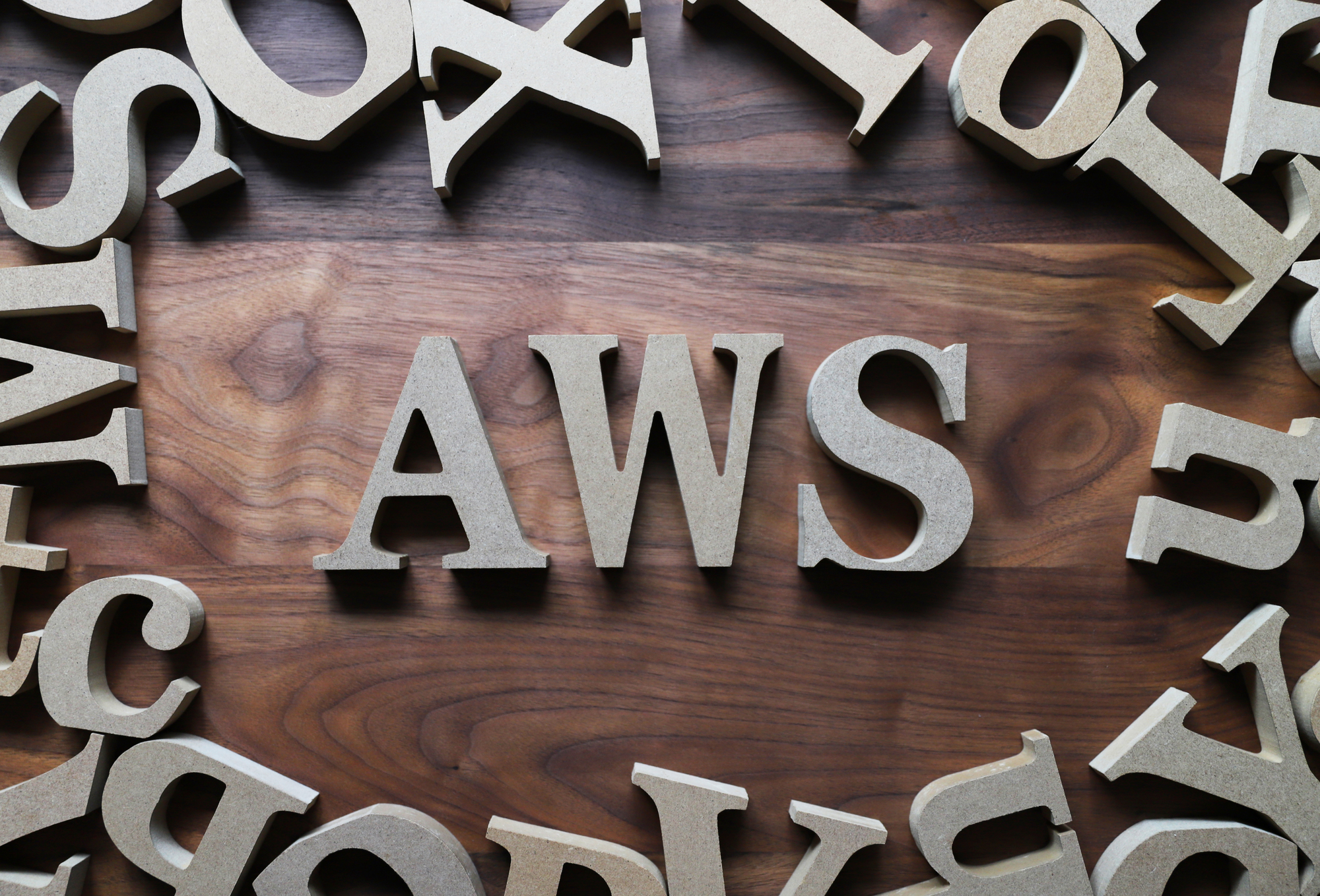 DifyをAWSで動かすには？　基礎知識からメリット、手順まで徹底解説！